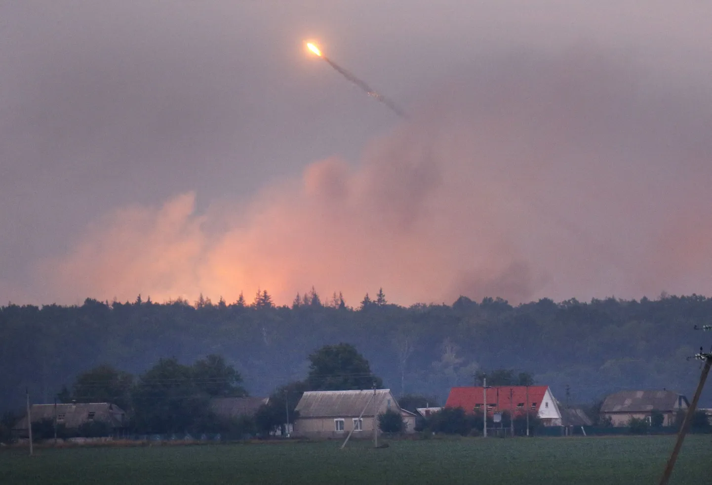 Ukrainas Vinnõtsja oblastis Kalõnivkas asuva laskemoonalao põleng.