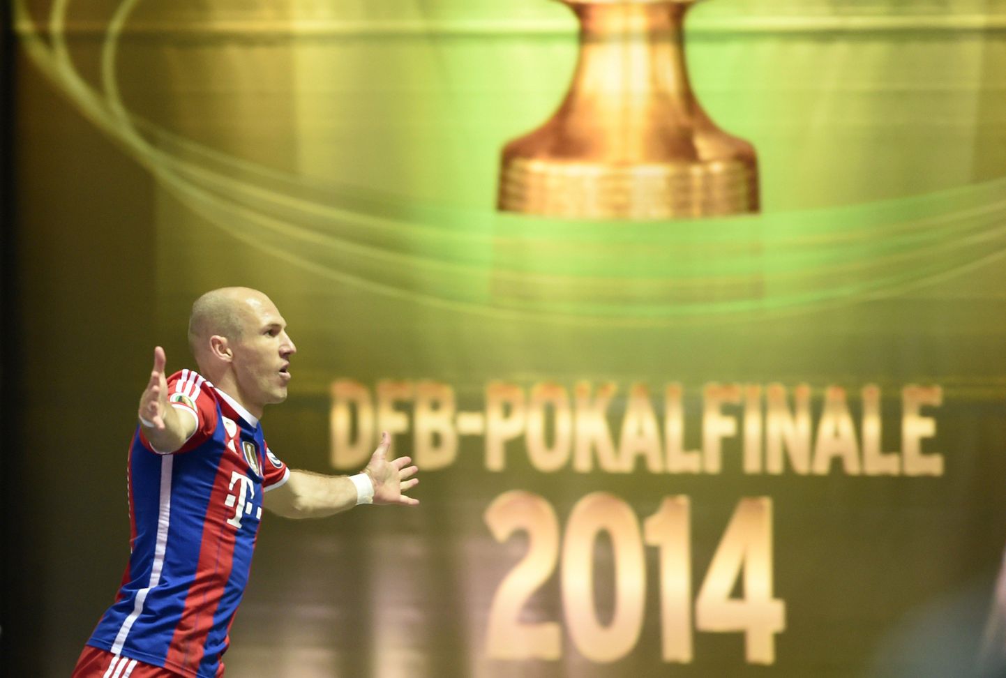 Arjen Robbeni värav tõi karikavõidu Bayernile