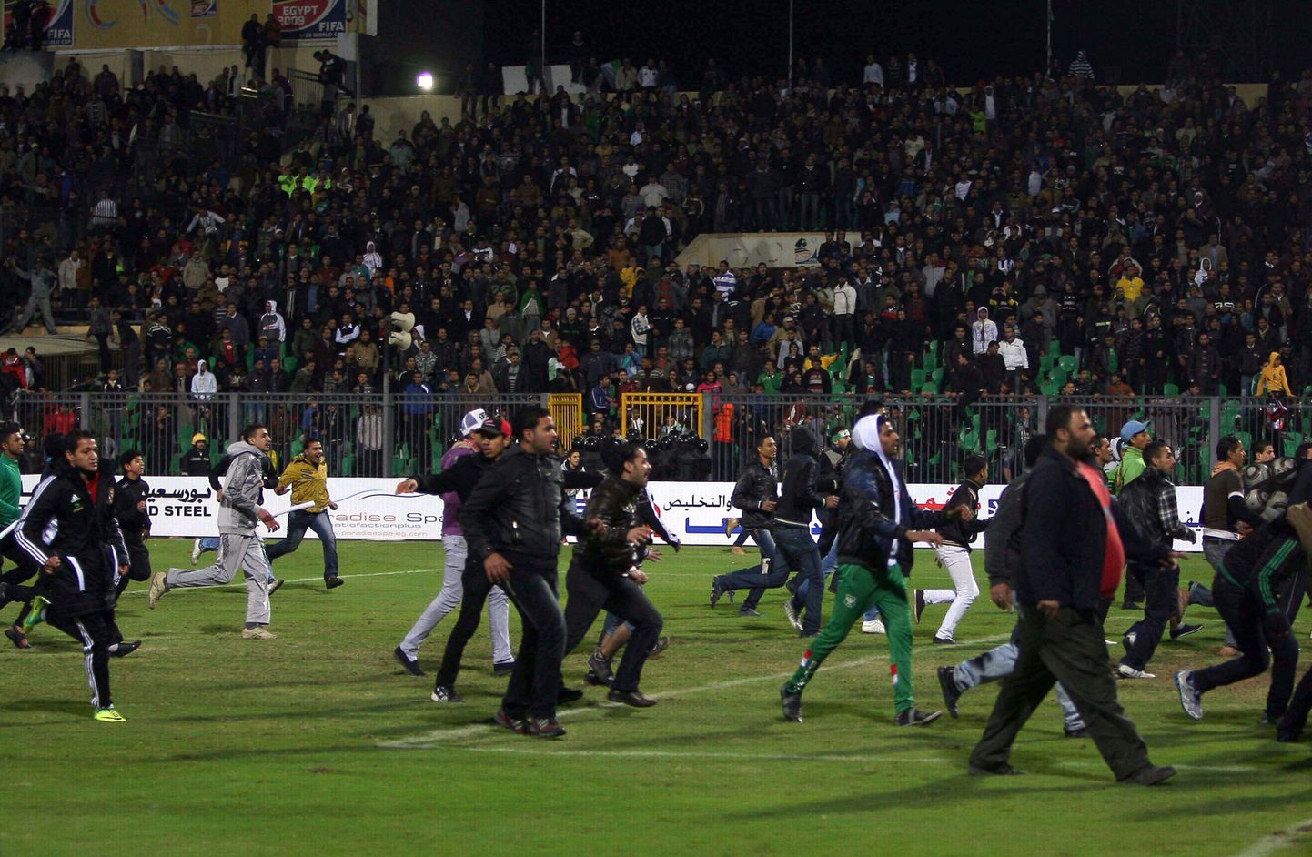 Al-Ahly ja Al-Masry meeskondade mängule järgnesid massirahutused.