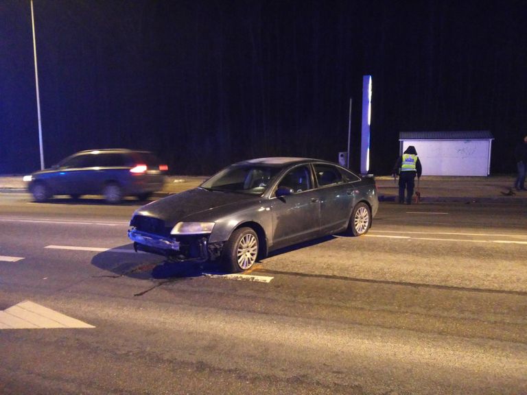Purjus autojuht üritas Pärnus Tallinna maanteel politsei eest põgeneda, kuid tegi avarii ja osutas politseile vastupanu.