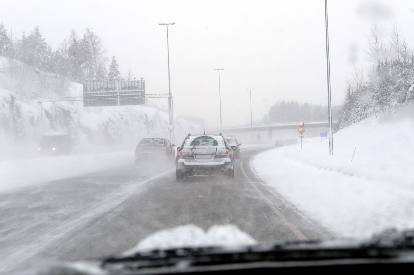 Autod Soome 2012. aasta lumises talves.