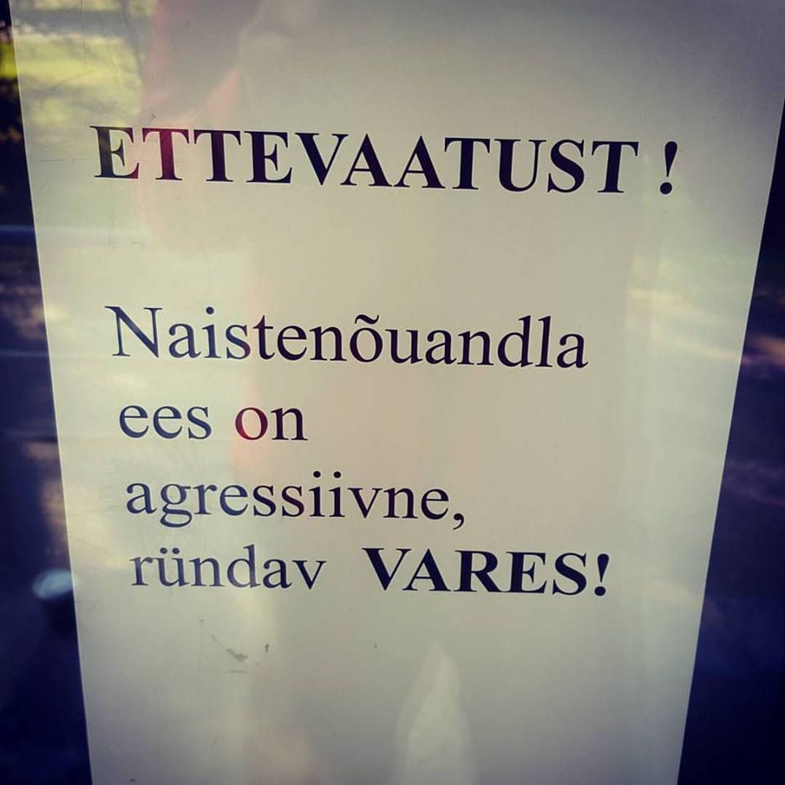 Hoiatussilt haigla juures.