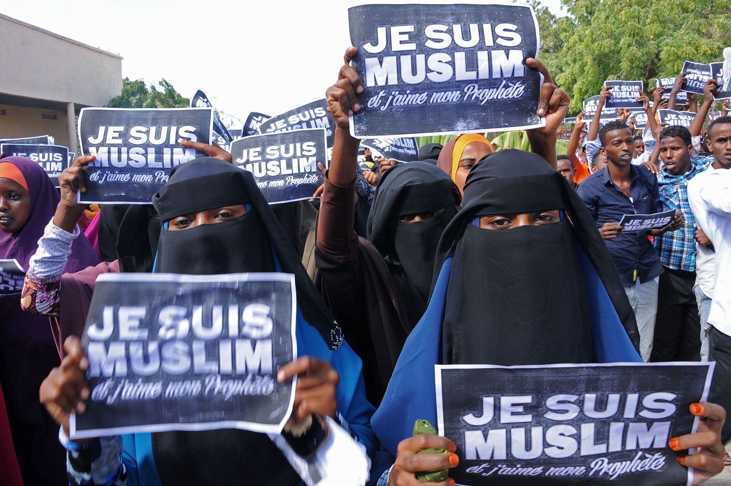 Акция против  карикатур на пророка Мухаммеда в Charlie Hebdo.
