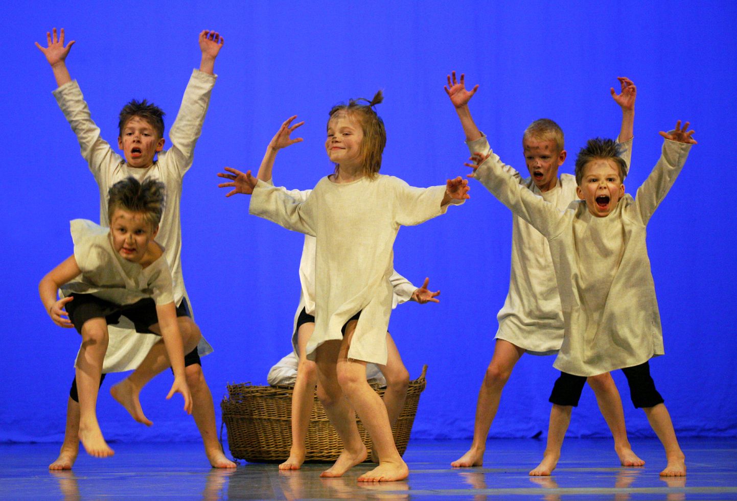 Tantsukooli Waf Dance eelmisel aastal "Koolitantsu" festivalil esitatud "Iti unenägu".
