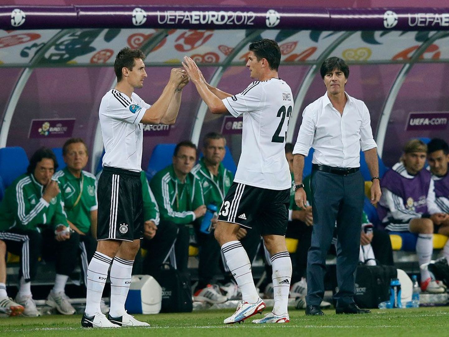 Miroslav Klose (vasakul) on seni pidanud Mario Gomezi kõrval leppima vahetusmängija rolliga.