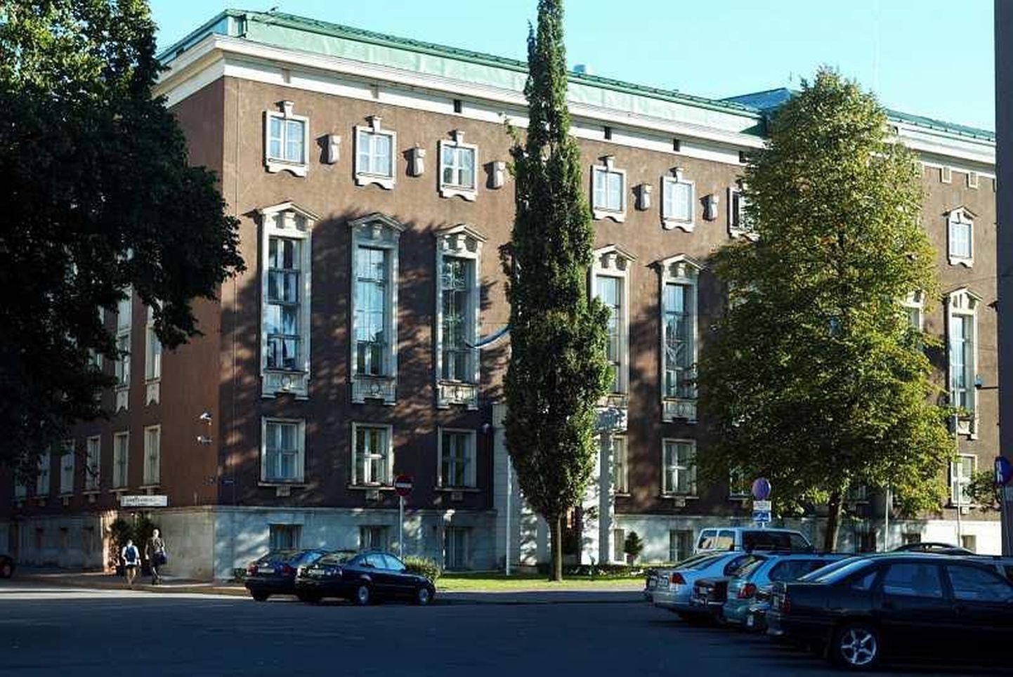 Здание Министерства обороны в Таллинне.