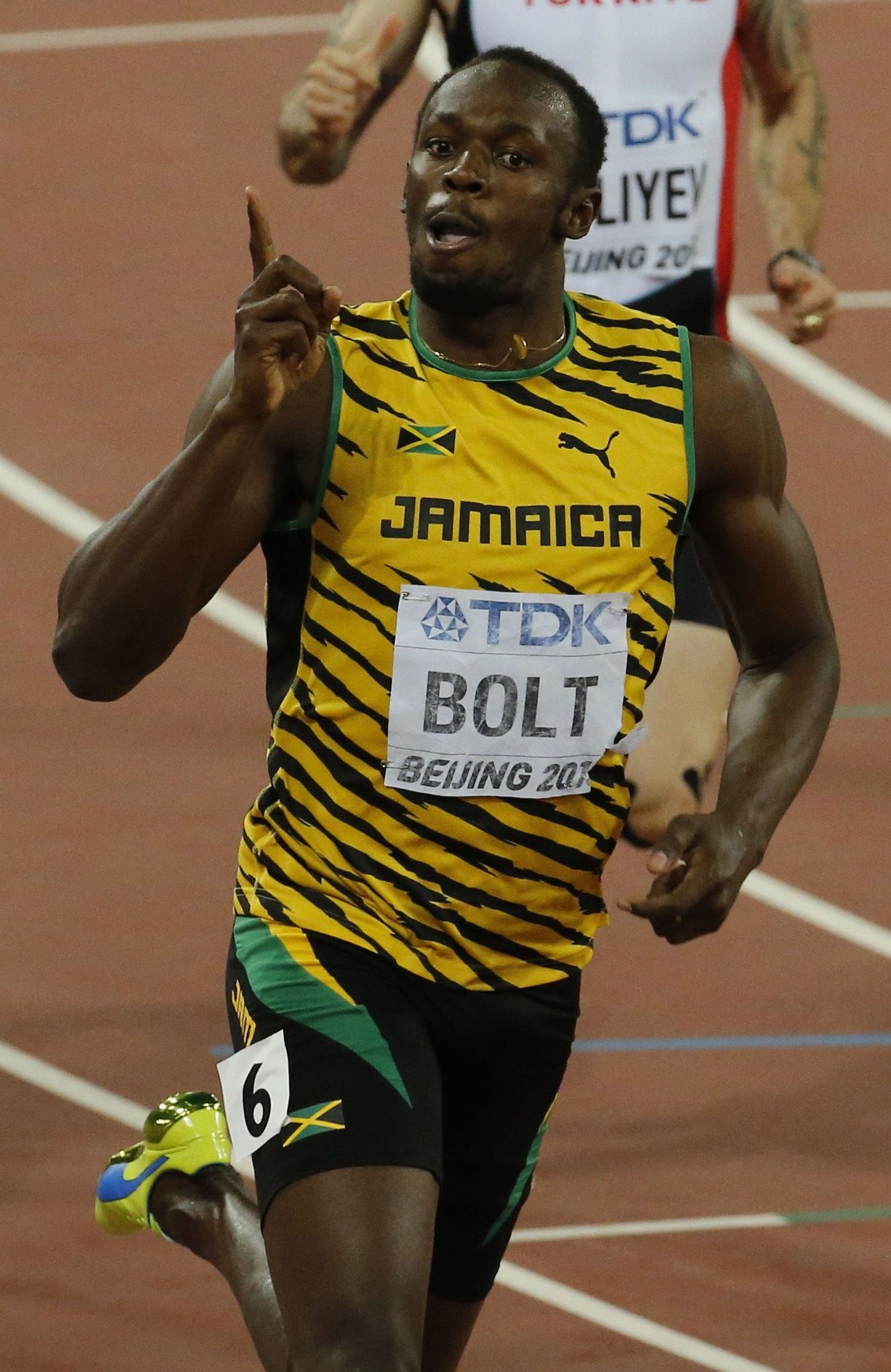 Usain Bolt tuli 200 meetri jooksus kindlalt maailmameistriks.