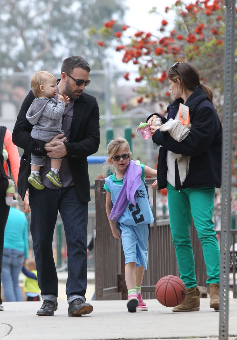 Täiesti tavaline pere. Ben Affleck ja Jennifer Garner lastega. Foto: Sipa