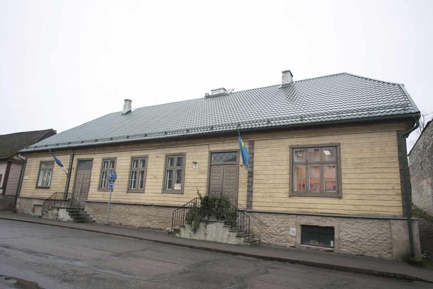 Vanalinna kooli õpilased kolivad oma ajaloolisest majast remondi ajaks TLÜ Rakvere kolledži ruumidesse.