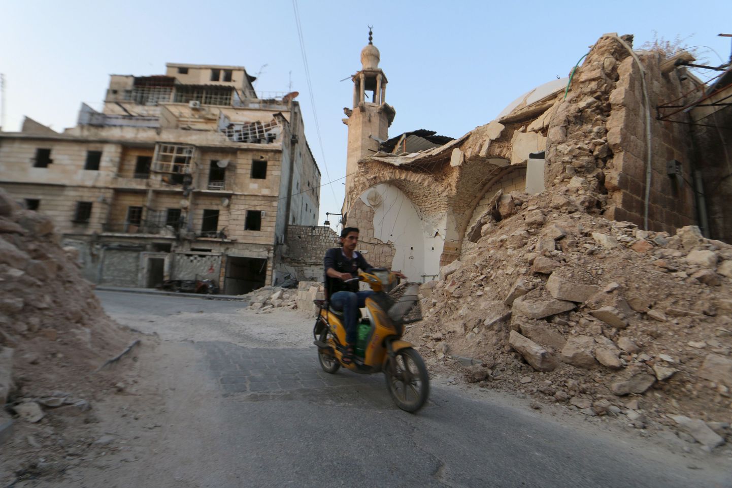 Aleppo pommitatud vanalinn