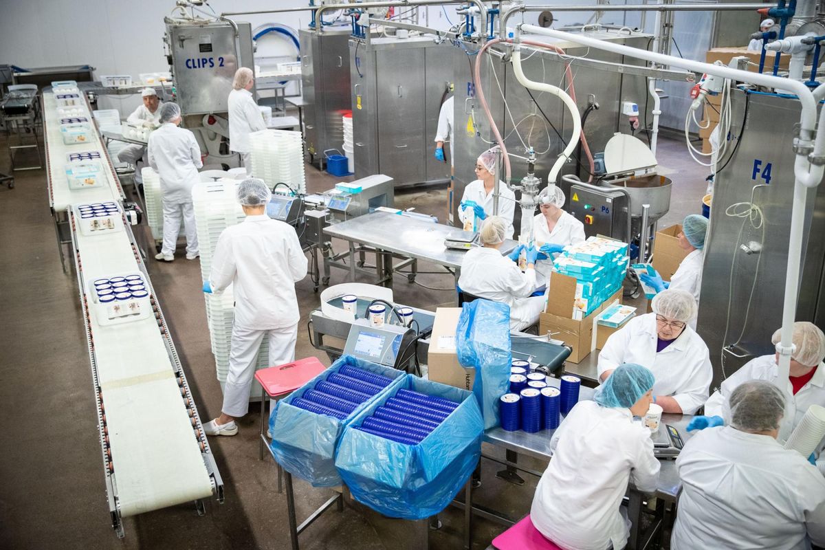 2019. aastal toodeti Premias 5000 tonni jäätist, aga siis ei soosinud ilm jäätisesöömist. 2018. a toodeti 6500 tonni. Mullu toodeti Eestis Statistikaameti andmetel üldse kokku 8780 tonni jäätist.