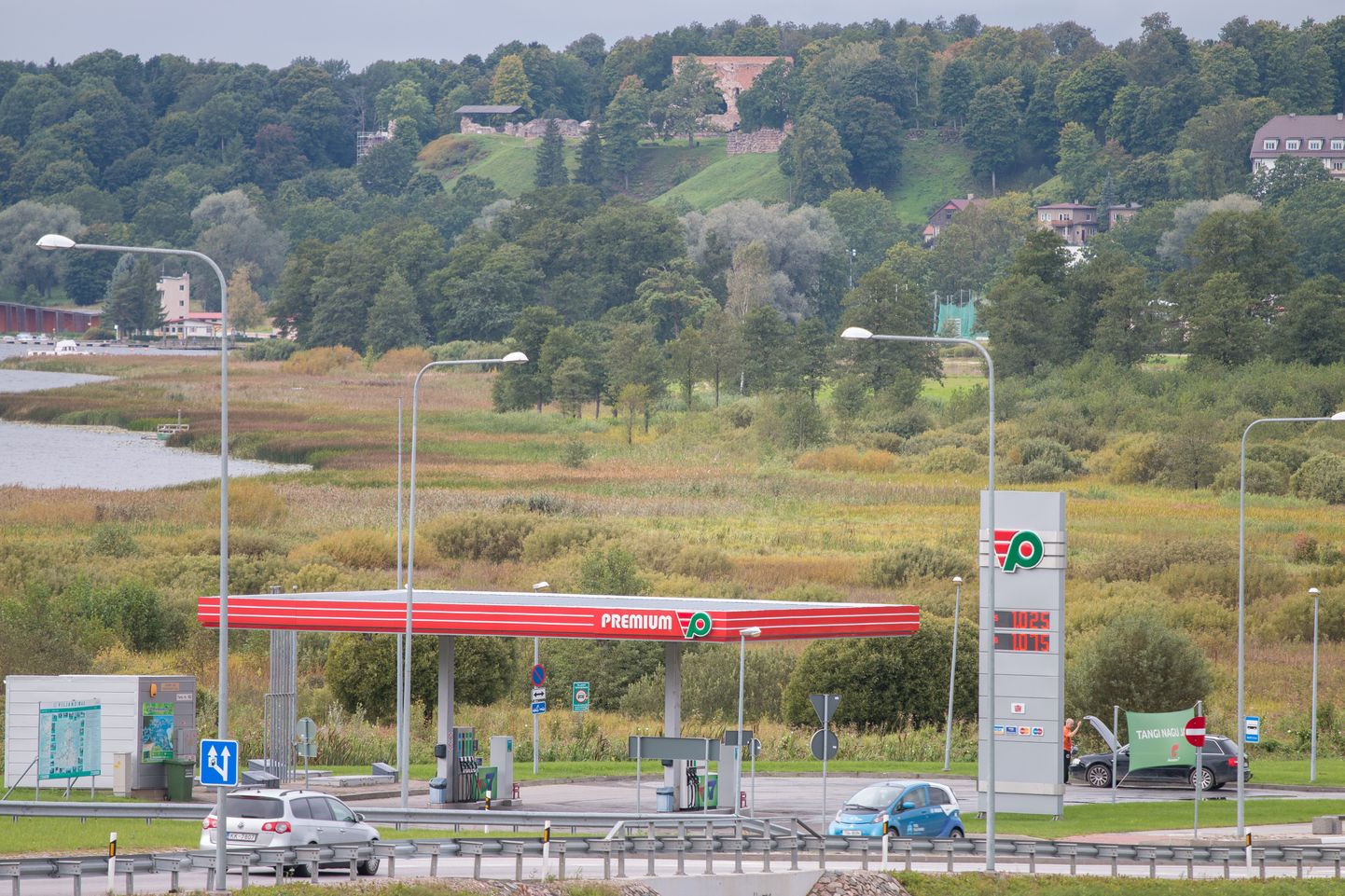 Viljandi saab juurde kaks Statoili jaama. Tartu maanteel asuv automaatjaam hakkab tööle Statoili kaubamärgi all 15. novembril.