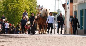 Фото и видео: жителей Валга поразили похороны цыганского барона