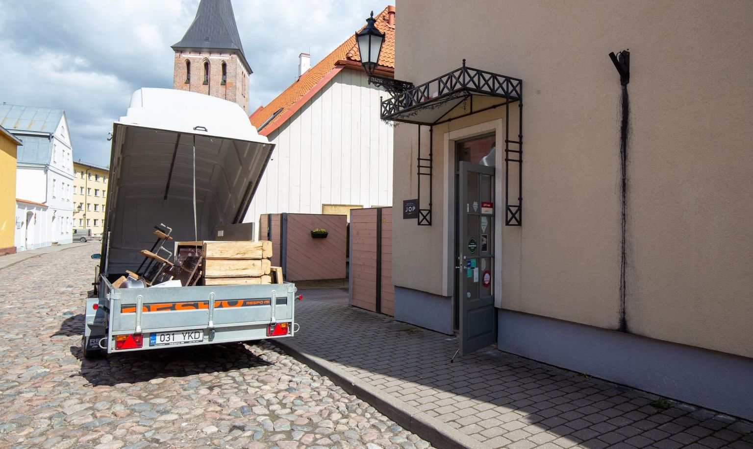 Lutsu 3 asunud kohvik-restoran Jop teatas, et lõpetab tegevuse.