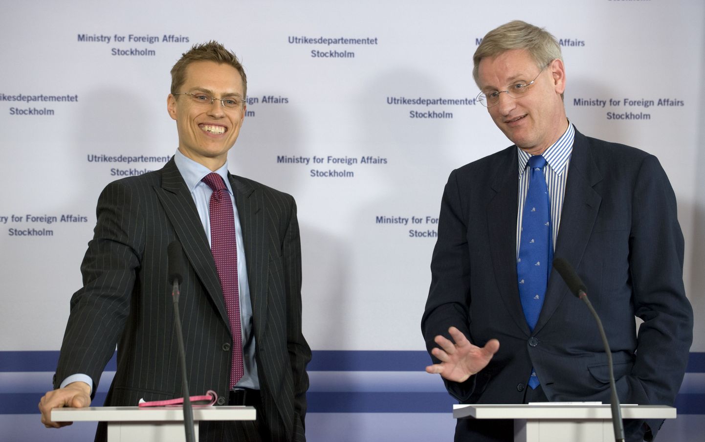 Soome välisminister Alexander Stubb (vasakul) koos Rootsi kolleegi Carl Bildtiga.