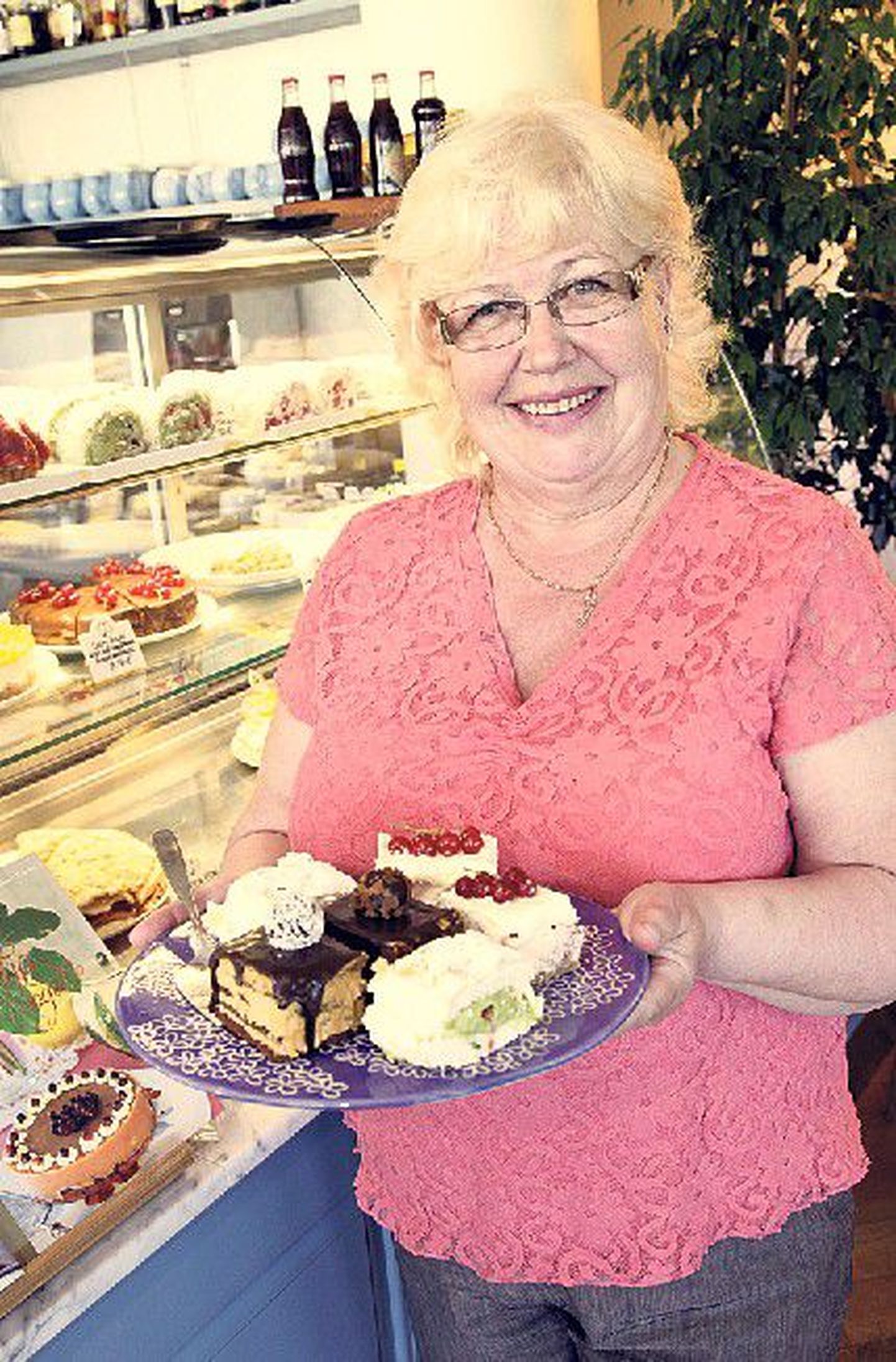 Nadja ja tema kohev koogikunst: «Ainuüksi selle rõõmu pärast, mida
inimeste kiidusõna annab, tasub kooke küpsetada,» ütleb Nadja Kaarma.