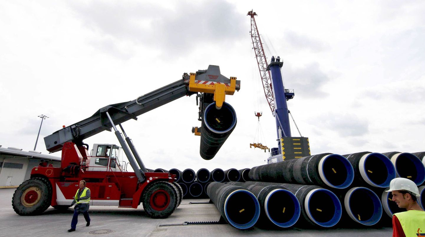 Подготовительные работы к началу строительства Nord Stream идут полным ходом. На фото: склад оборудования для газопровода в Германии.
