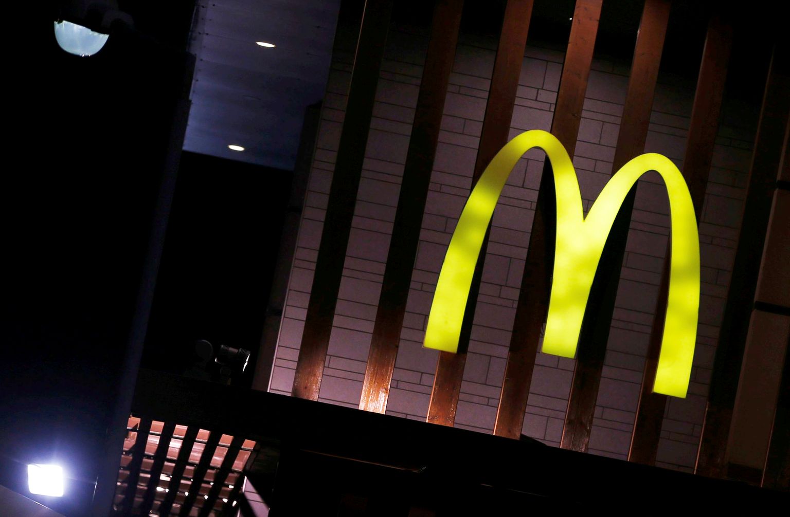 The logo of a McDonald's restaurant is seen in Bordeaux, France, June 18, 2018. Picture taken June 18, 2018. REUTERS/Regis Duvignau