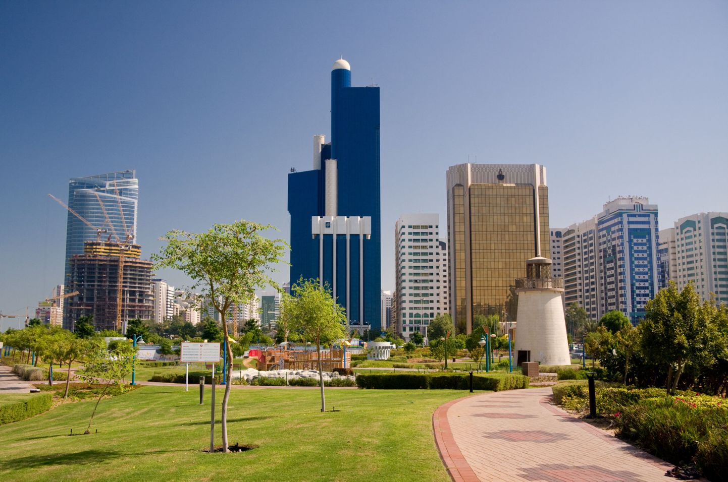Abu Dhabis langesid hotellimajutuse hinnad teises kvartalis mullusega võrreldes 46 protsendi võrra.