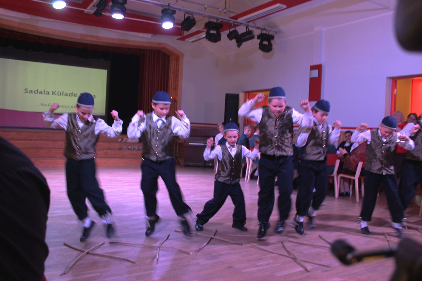 Üks Jõgeva rahvakultuurifestivalil esinevaid kollektiive on ka Sadala laste tantsurühm Tantsupäkad.
