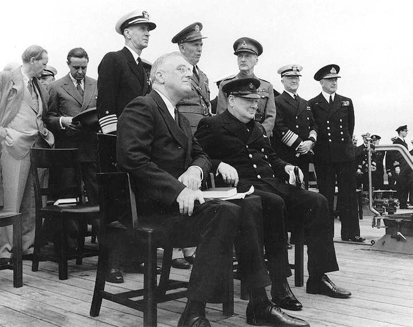 Franklin D. Roosevelt ja Winston Churchill Atlandi harta allkirjastamisel.