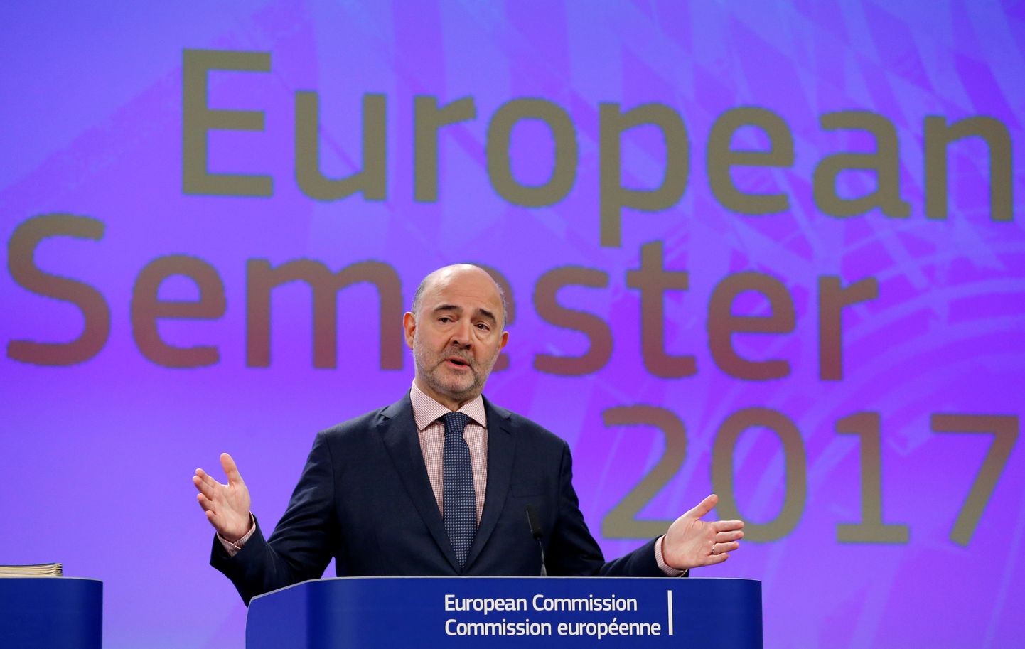 Euroopa Komisjoni volinik Pierre Moscovici tänase majandusanalüüsi tutvustamisel Brüsselis.