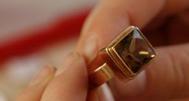 На каком пальце носить кольцо, чтобы привлечь удачу, любовь и благополучие