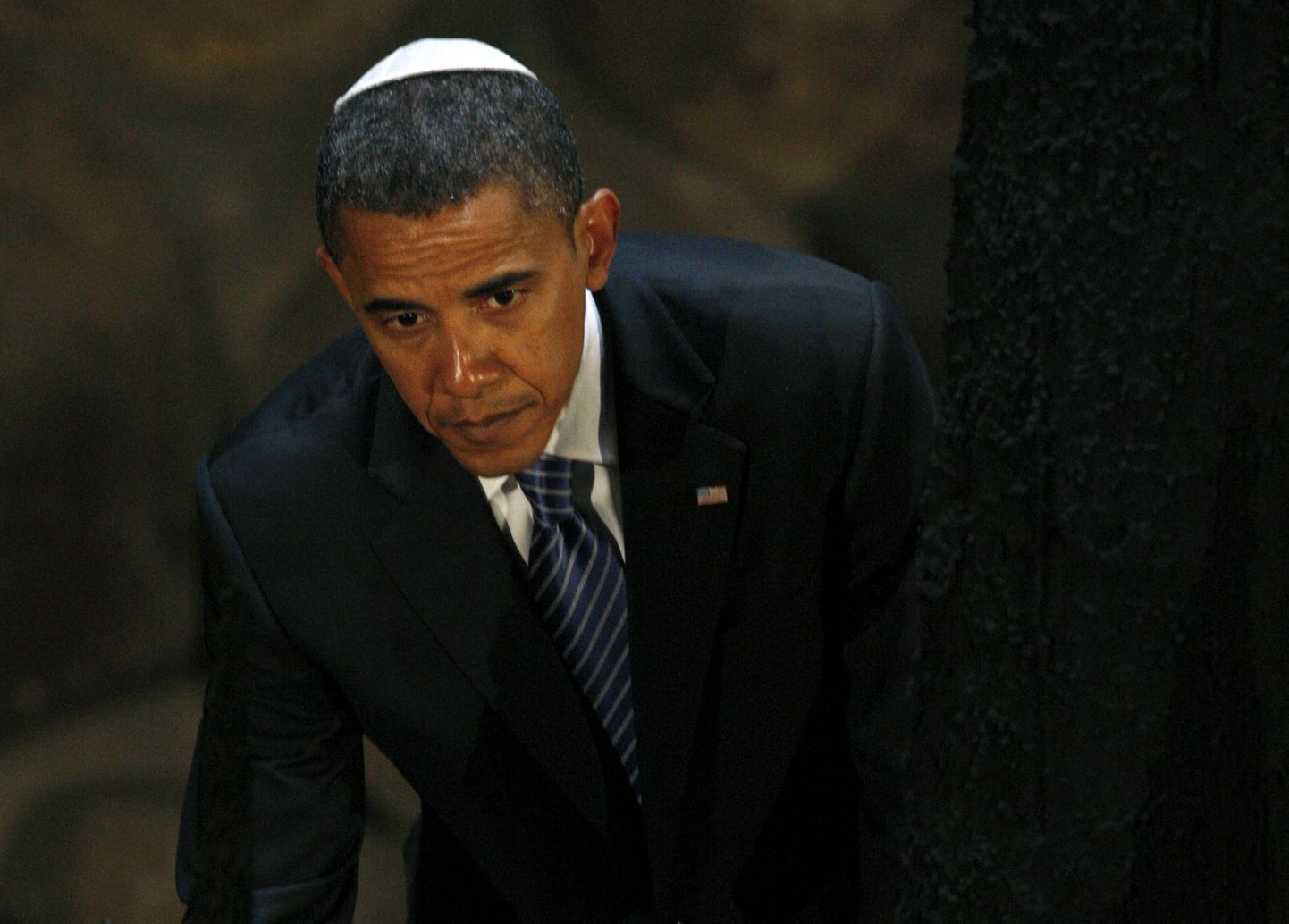 Barack Obama igavese tule juures, mis lõõmab holokaustiohvrite memoriaalkompleksis Jeruusalemmas.