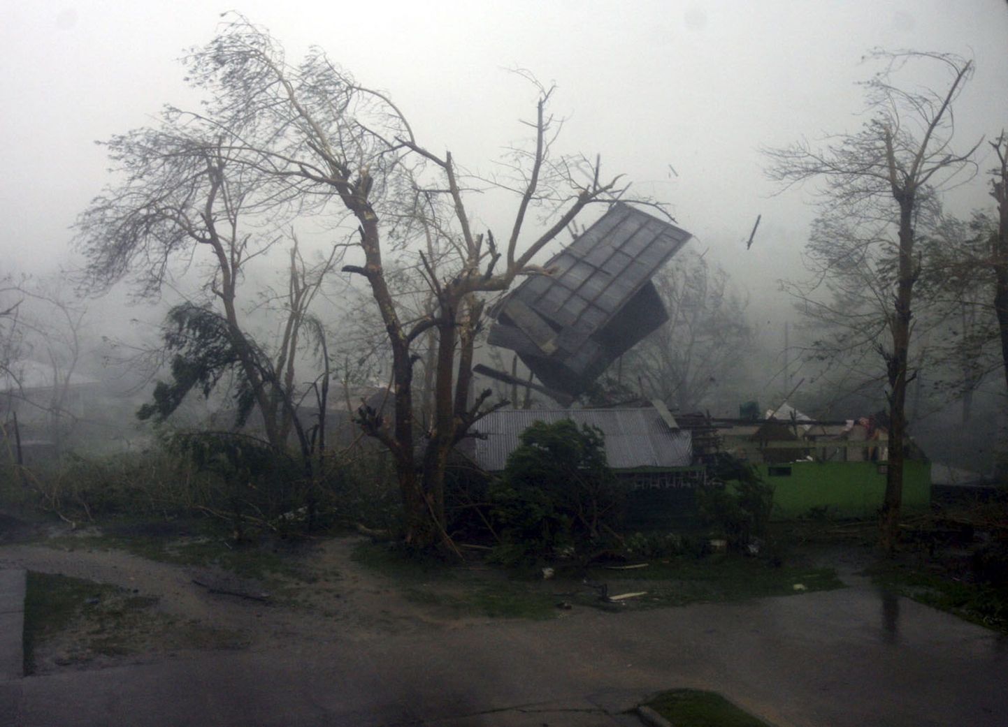 Filipiine tabanud orkaanis on hukkunud vähemalt seitse inimest