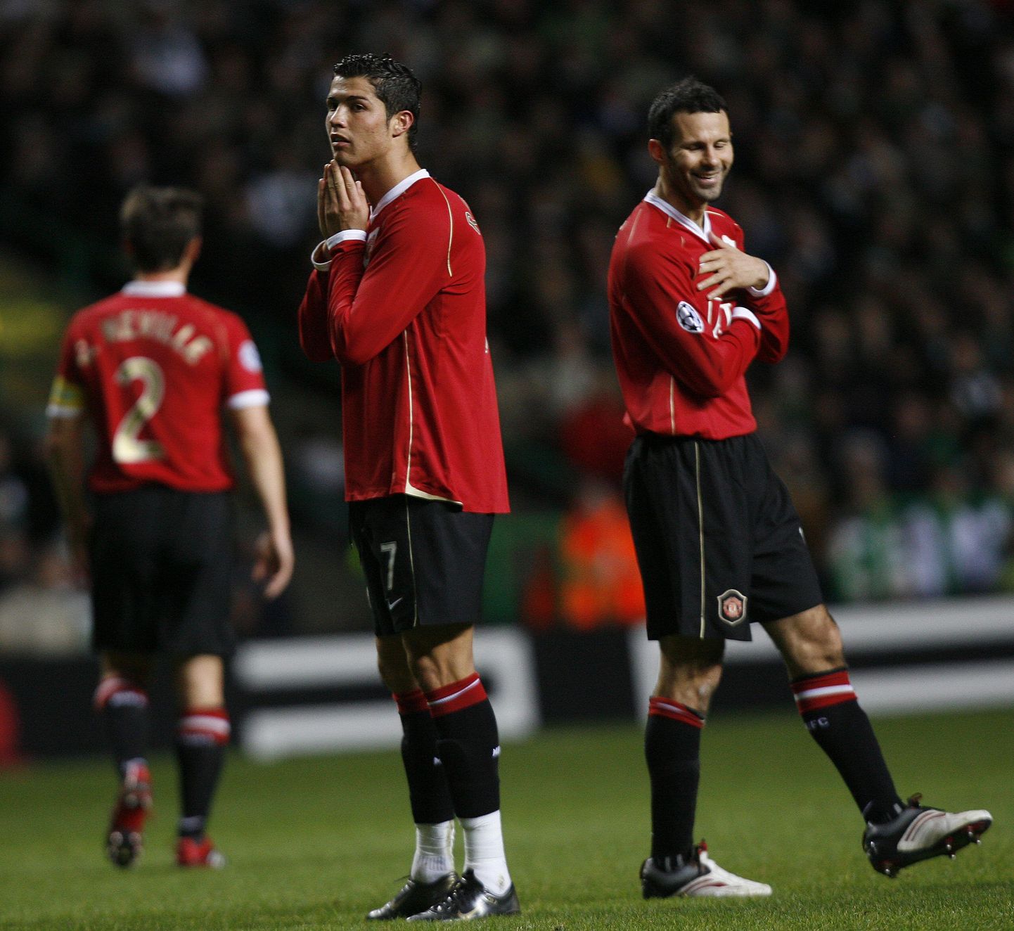 Cristiano Ronaldo (vasakul)ja Ryan Giggs 2006. aastal Manchester Unitedi särgis.