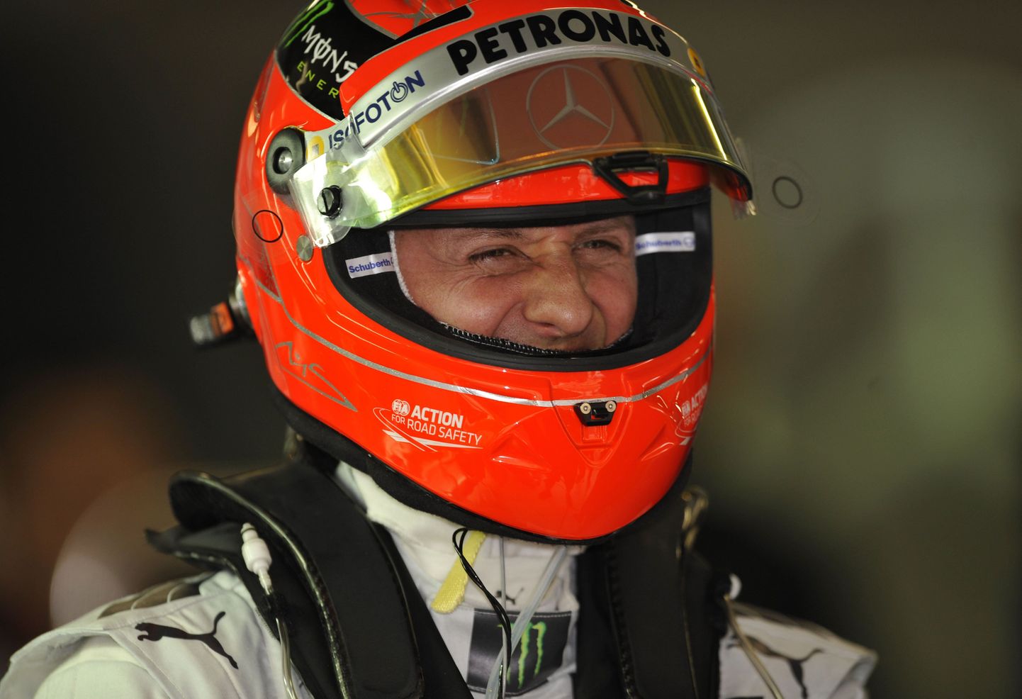 Michael Schumacher näitas kvalifikatsioonis kiireimat aega, ent peab homset võistlust alustama kuuendalt kohalt.