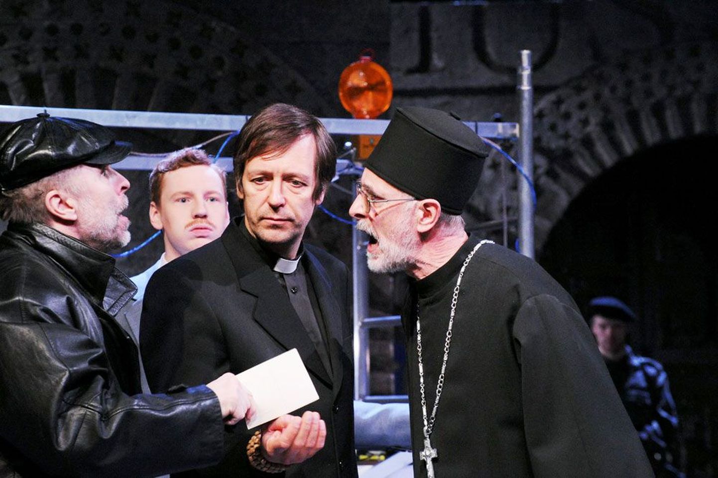 David Edgari näidendi «Nelipühad» lavastas Eesti Draamateatris 2012. aastal Mladen Kiselov.