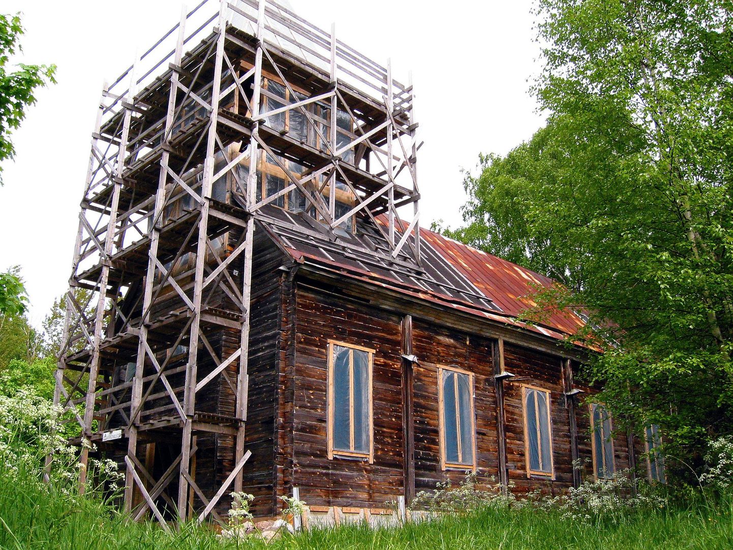 Naissaare pühakoda on ainuke Eesti Vabariigi algusajast säilinud puukirik.