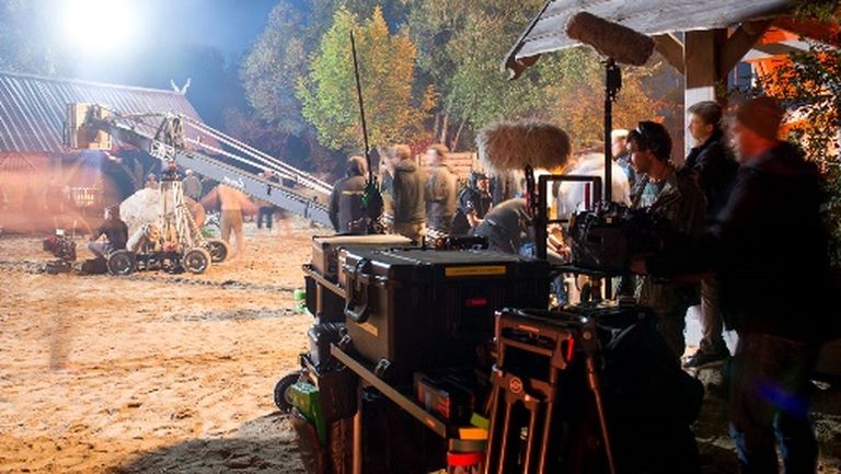Filmas ''Nameja gredzens'' filmēšanas komanda sastāv no 93 cilvēkiem, neskaitot aktierus 