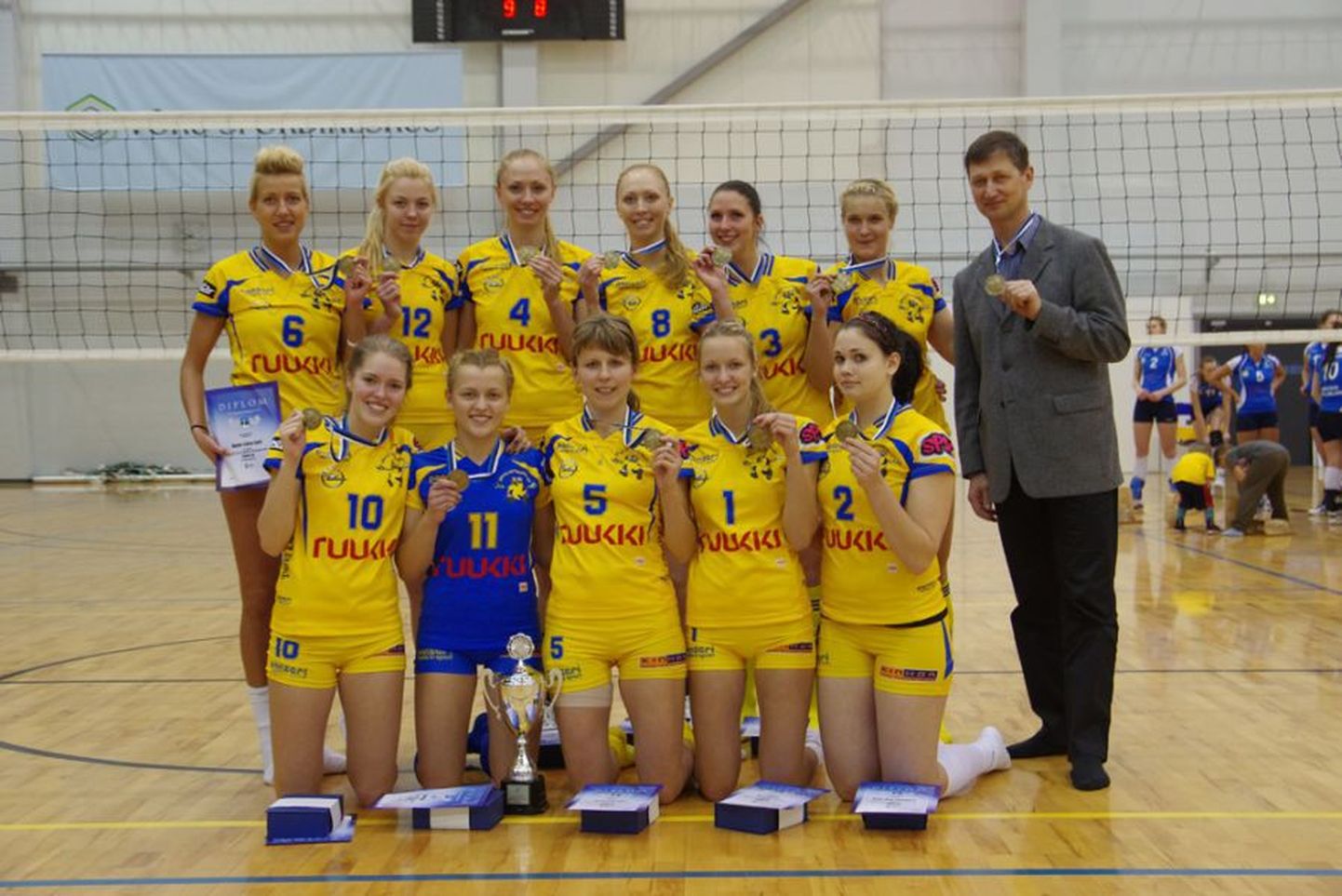 Pärnu võrkpalliklubi naiskond võitis Eesti meistrivõistlustel pronksikarva medalid.