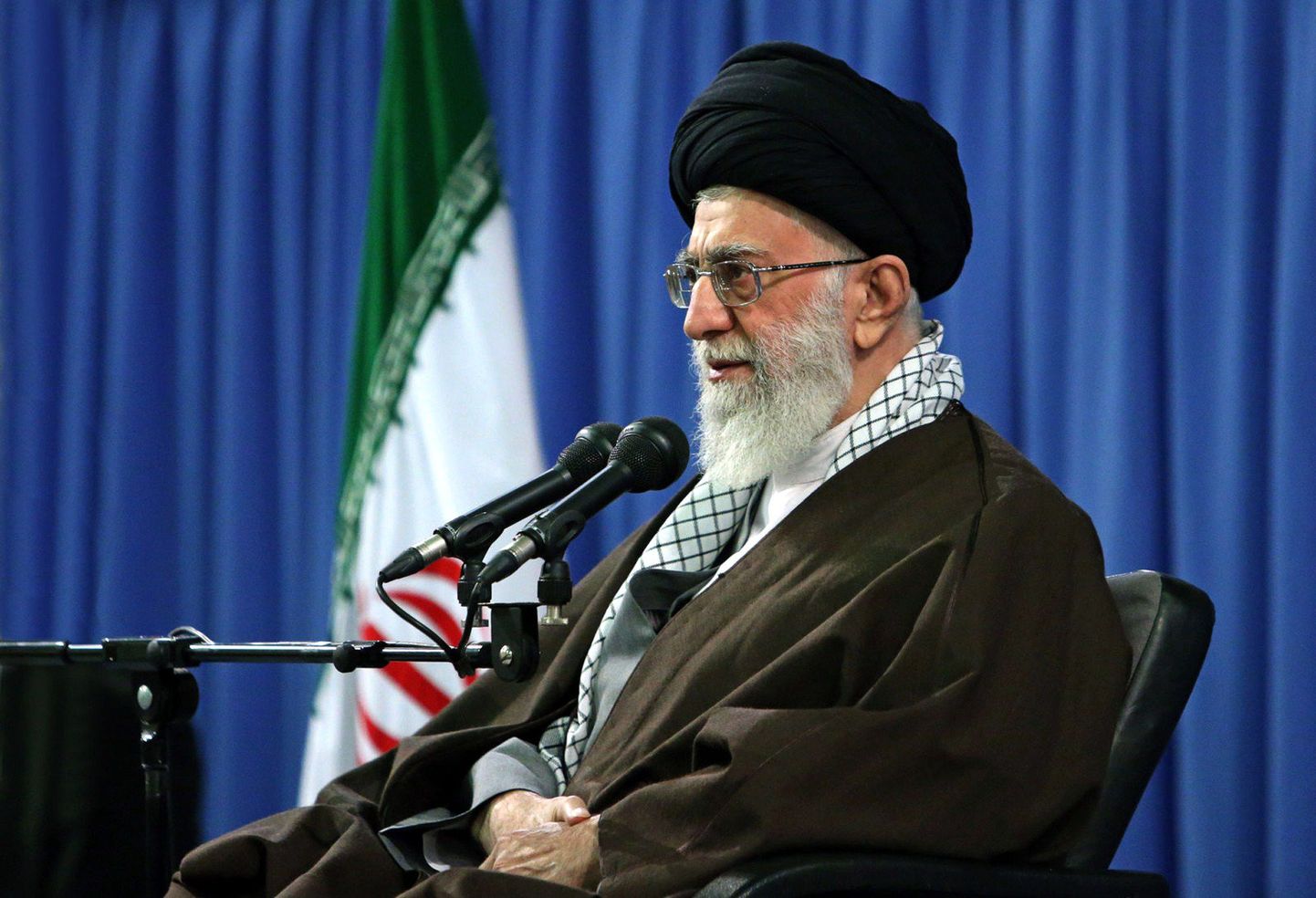 Iraani kõrgeim juht ajatolla Ali Khamenei värskel pildil temast.
