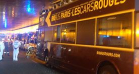 Video: Turismibuss jäi Pariisis tunnelisse kinni, neli inimest sai viga