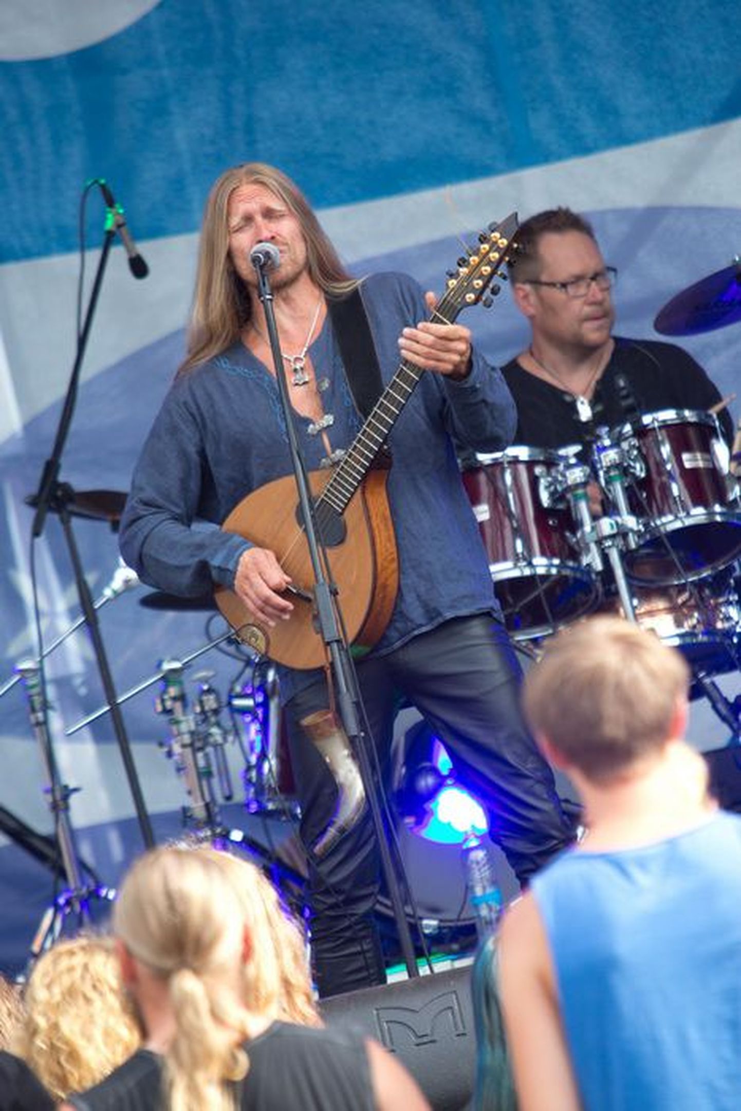 Fejd Rootsist esitas folkmetalit.