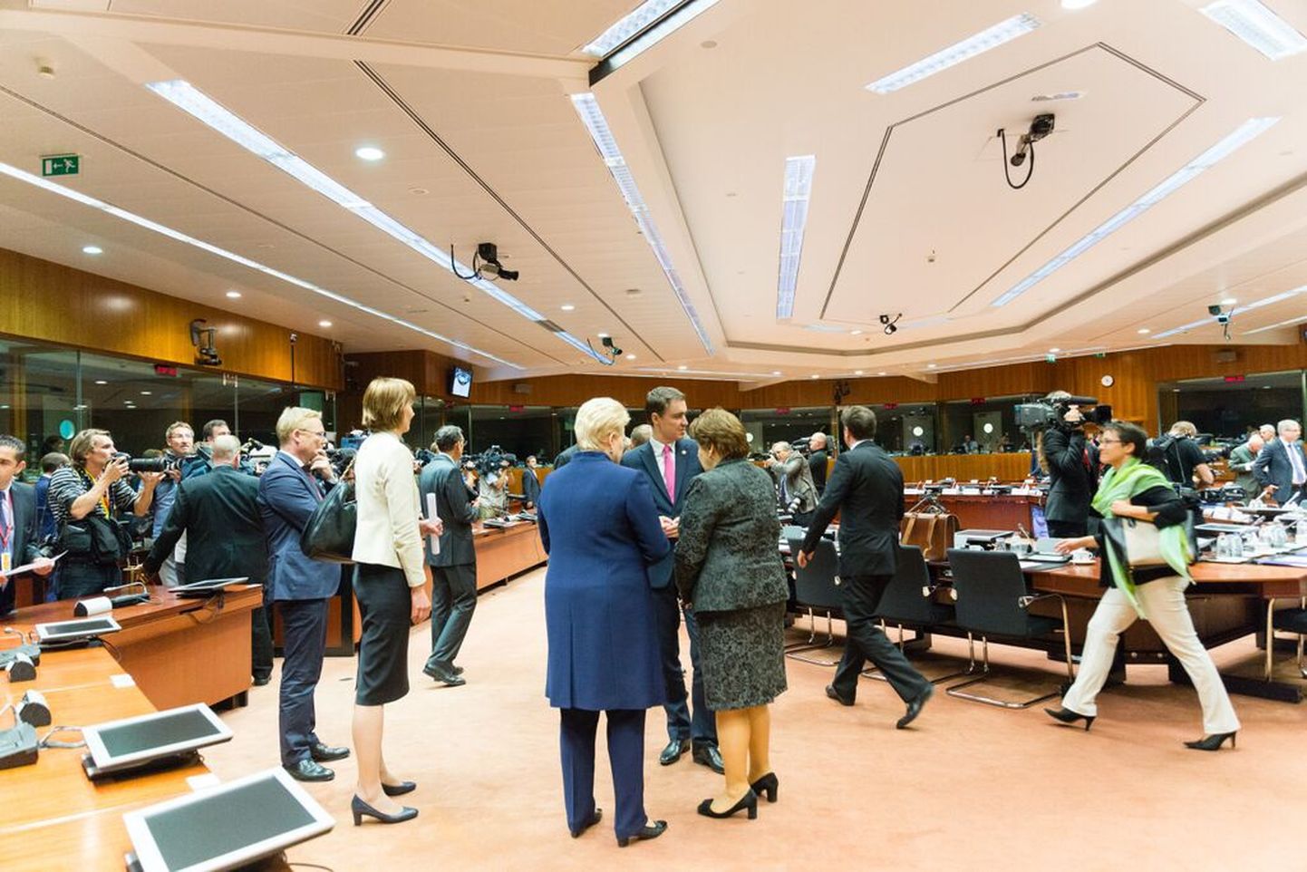 Peaminister Taavi Rõivas viibib Euroopa Liidu riigipeade ja valitsusjuhtide erakorralisel kohtumisel Brüsselis, et arutada järgmisi samme pagulaskriisi lahendamiseks.