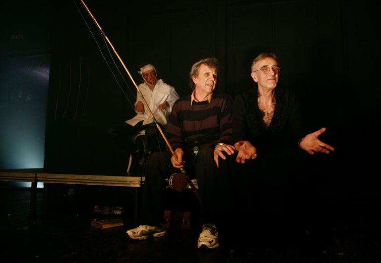 «Kajakas». Lavastaja Kristian Smeds, fotol näitlejad Juhan Ulfsak, Aleksander Eelmaa ja Lembit Ulfsak.