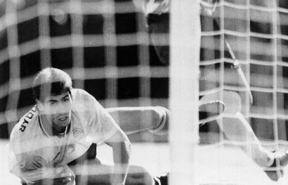 Andres Escobar 1994. aasta MM-finaalturniiril kohtumises USA vastu.