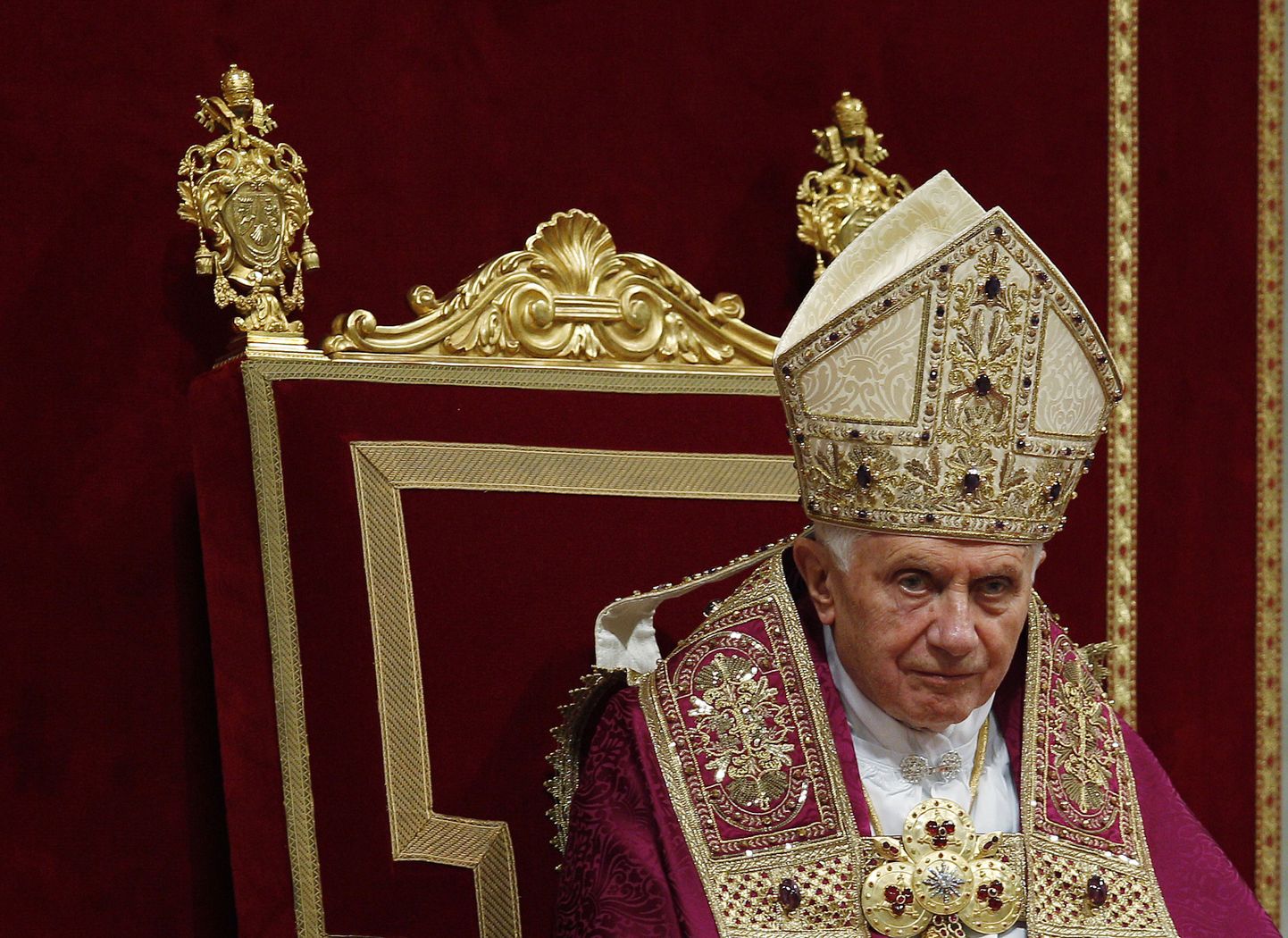 Paavst Benedictus XVI 15. detsembril Püha Peetruse basiilikas.