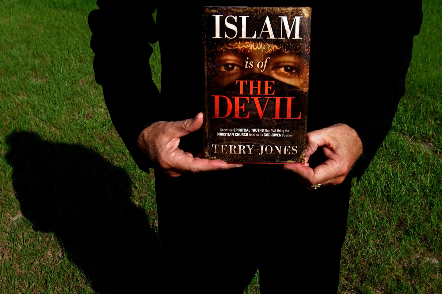 Evangeelne pastor Terry Jones on avaldanud ka islamikriitlise raamatu.