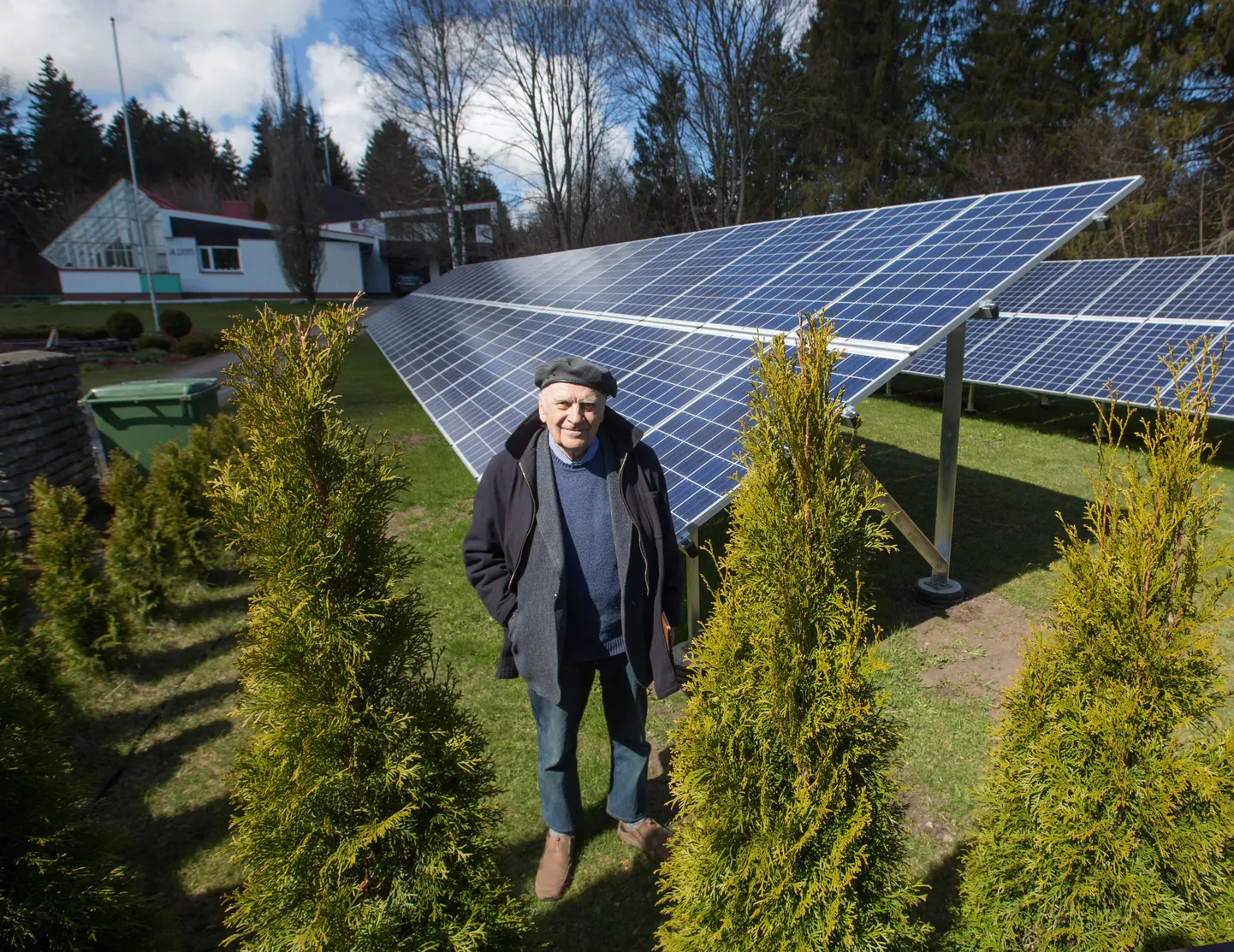 Vello Lind püstitas eelmisel aastal Harku vallas koduõuele 25,4 kW võimsusega päikesepargi ja ajas naabrid särtsu täis.