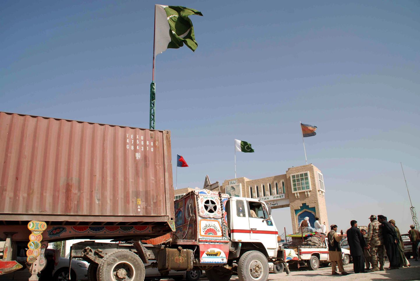 NATO varustust vedav masin Pakistanis Chamani piiripunktis.