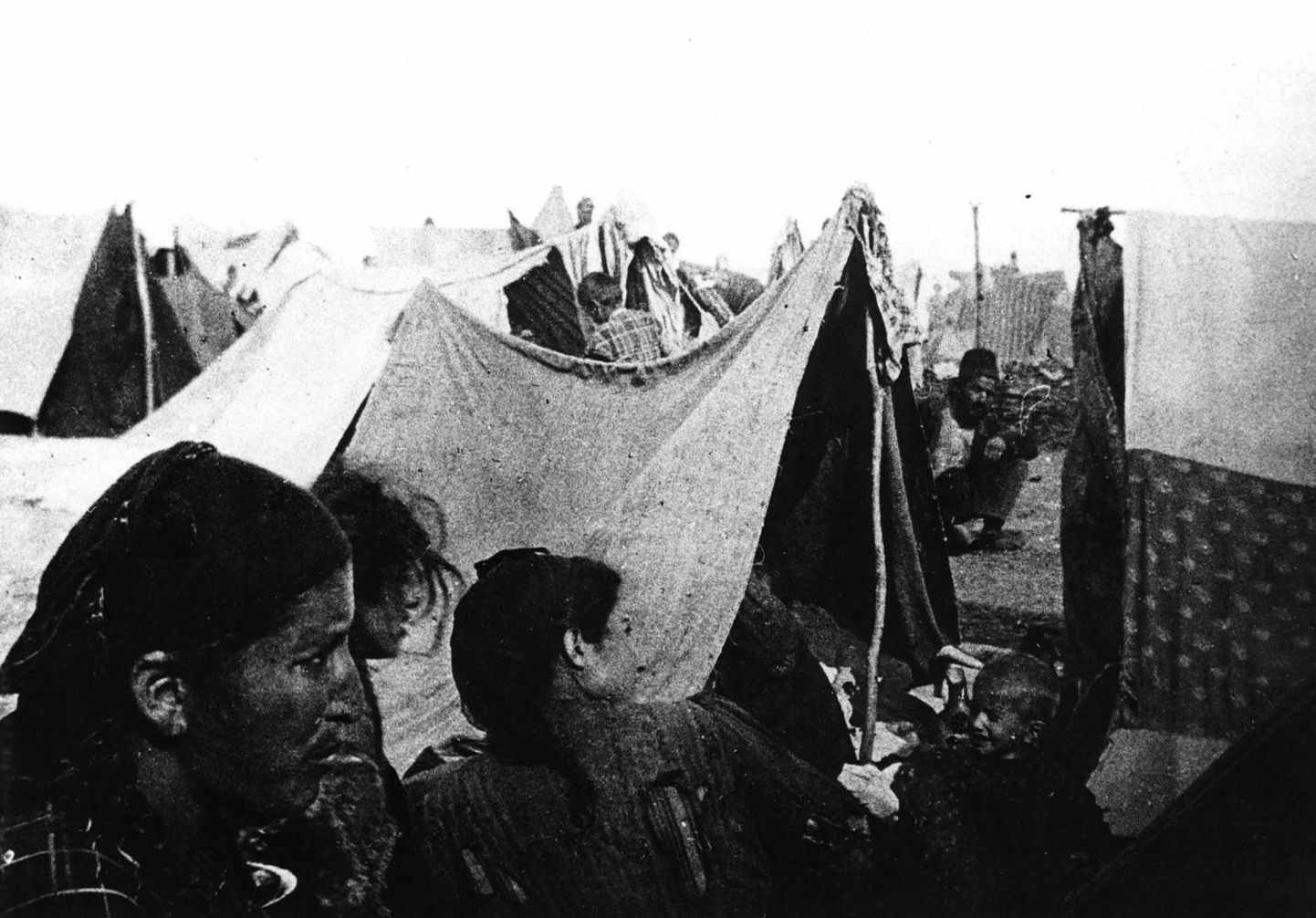 Saksa ohvitseri Armin Wegneri foto armeenlaste telklaagrist tänapäeva Süüria aladel.