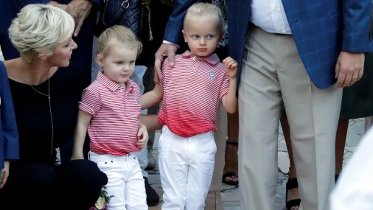Княгиня Монако Шарлен с детьми 