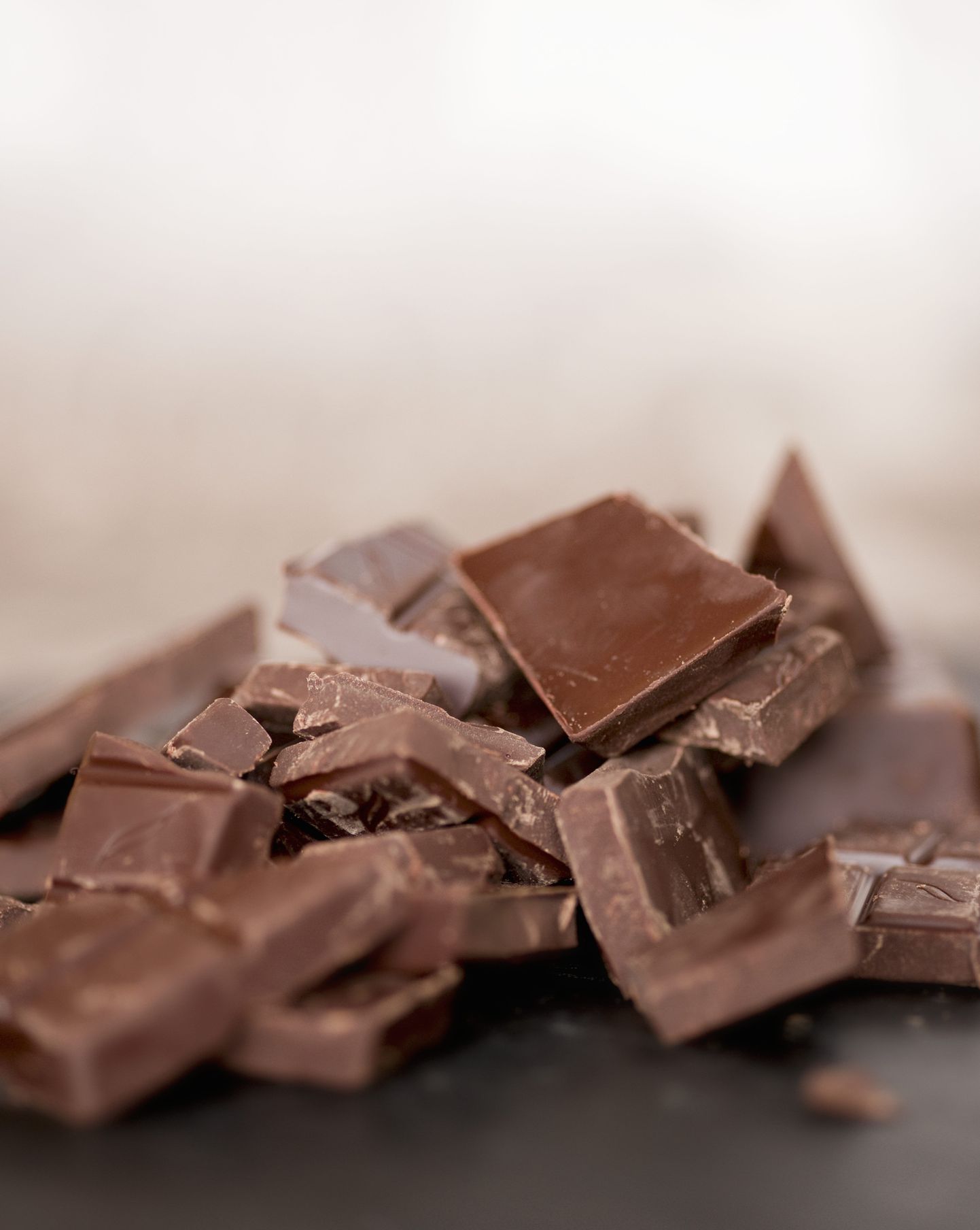 Šokolaadi võib süüa küll, kuid paari tükiga tuleks piirduda.