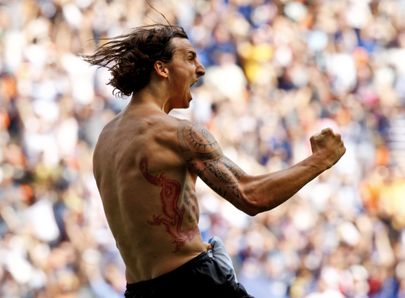 Zlatan Ibrahimovic Milano Interi eest mängides värava üle rõõmustamas.