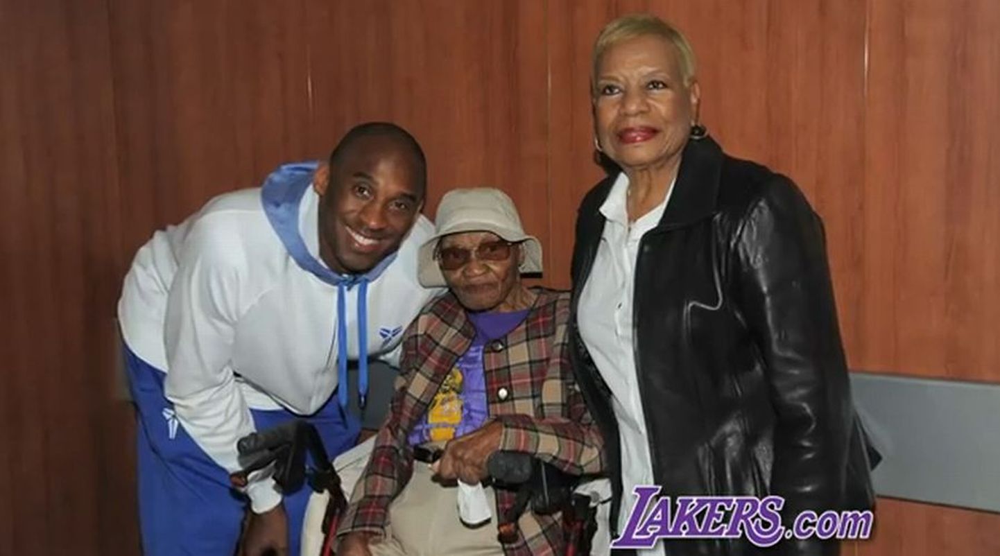 Kobe Bryant kohtus 105-aastase Allene Wynniga.